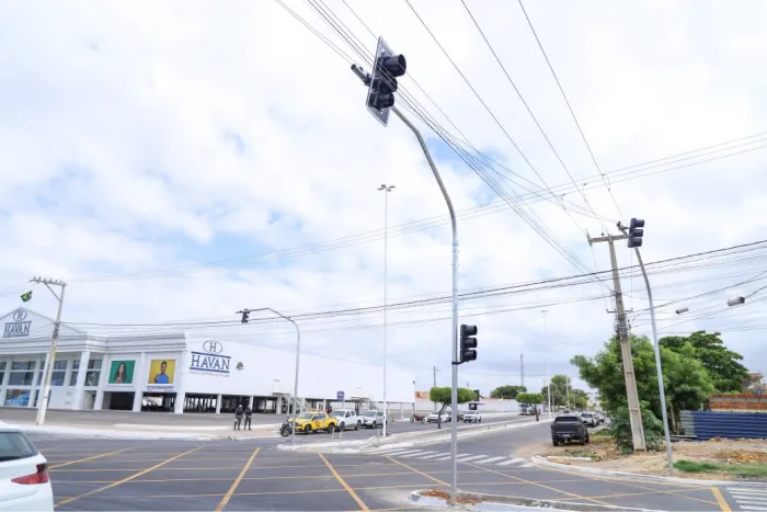 Reativação de semáforo no cruzamento das avenidas Honorato Viana e Integração é adiada para a próxima semana