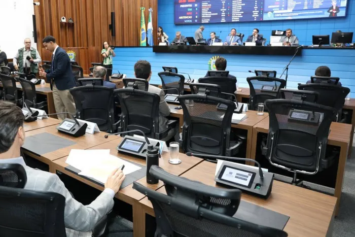 ALEMS vota 20 projetos de homenagem e redação final de proposta sobre perícia facial