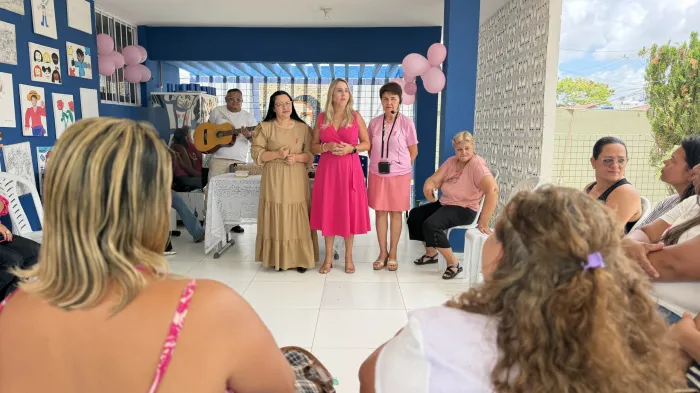 Sedhuc realiza roda de conversa sobre autocuidado e prevenção ao câncer de mama com mães do Centro Dia