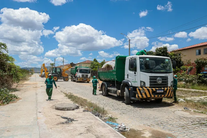 Prefeitura de Caruaru retira mais de 55 mil toneladas de entulho das ruas em nove meses