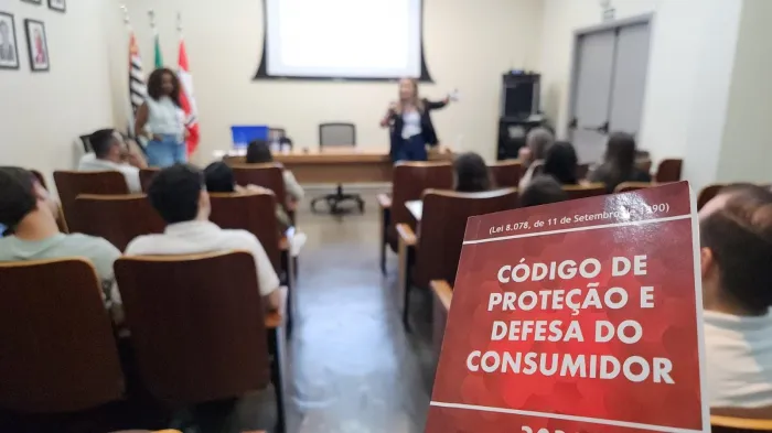 Procon realiza treinamento com especialistas em defesa do consumidor
