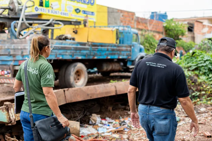 Ação da Prefeitura libera calçadas e recebe aprovação de moradores em Cuiabá