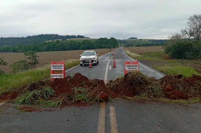 Chuvas: DER/PR alerta que quatro rodovias estaduais estão totalmente interditadas