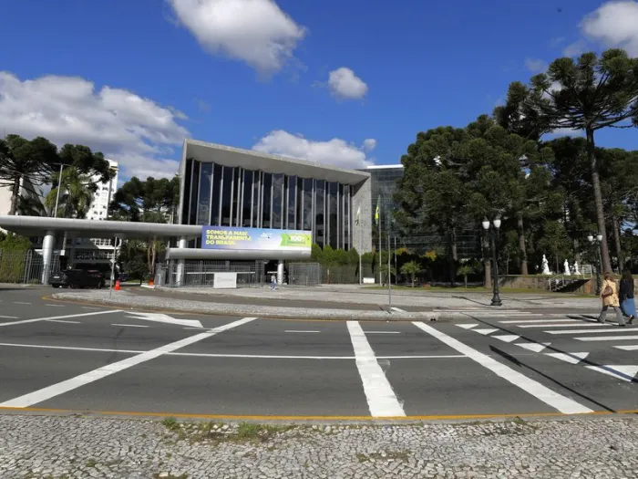Incentivo à amamentação e novas regras para taxas de cartórios estão na pauta da Assembleia Legislativa