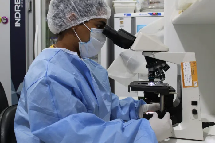 Cláudia de Jesus destina R$ 200 mil para modernizar laboratório municipal de Pimenteiras do Oeste