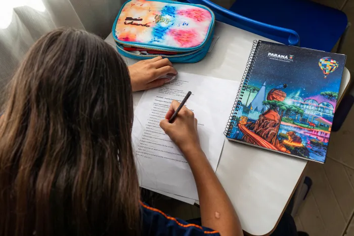 Alunos têm até domingo para optar por inglês ou espanhol na prova do Enem 2026