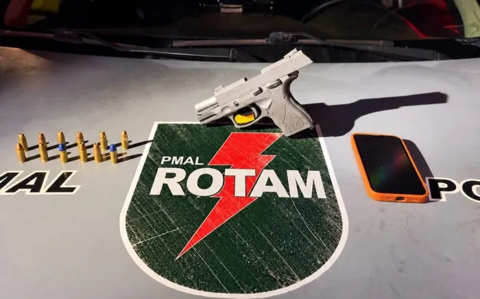 PM apreende armas de fogo, drogas e materiais ilícitos em Maceió