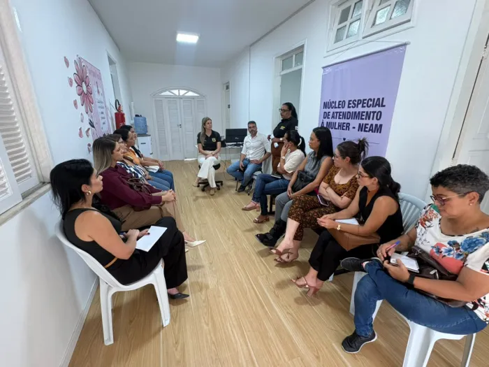 Encontro reuniu representantes de órgãos municipais para alinhar ações e fortalecer a rede de proteção às mulheres em situação de violência - 16/10/2026 - Fonte/Crédito: ASCOM PCBA