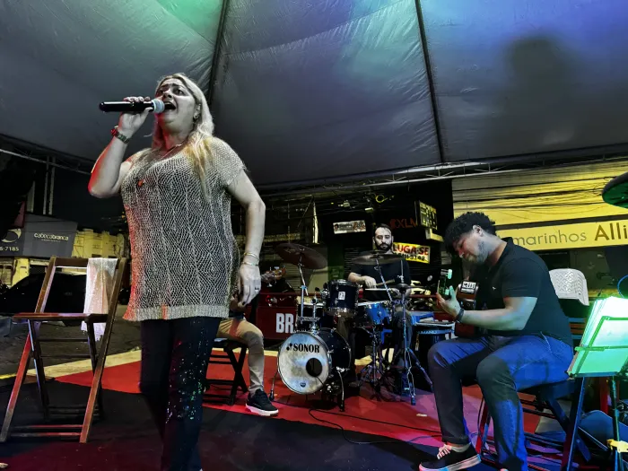 Microfone aberto permitiu a participação espontânea de artistas de diferentes idades, sem inscrição prévia