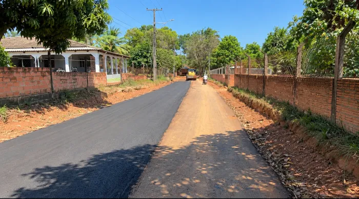 Rua Canhoto da Paraíba recebe drenagem e pavimentação, melhorando a circulação na região