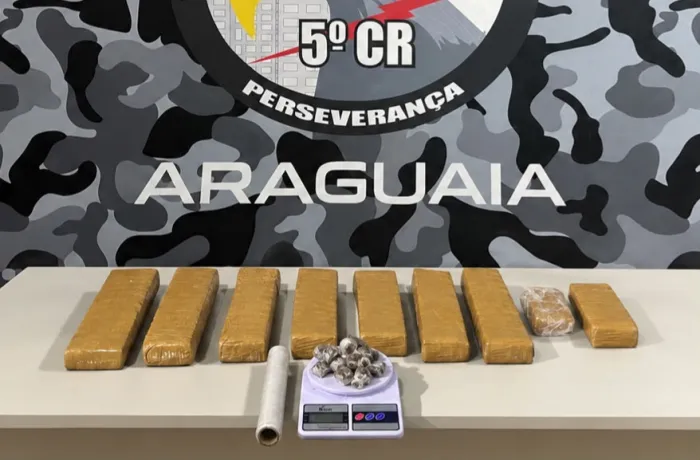 Força Tática prende mulher e apreende dois adolescentes com tabletes de maconha