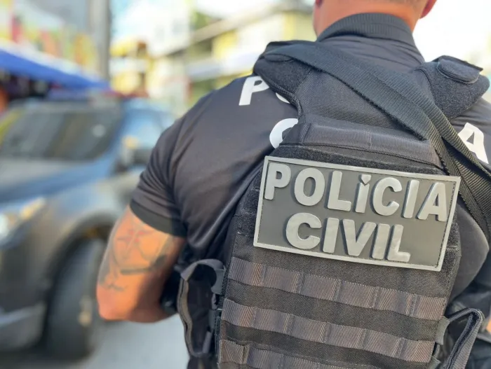 Vítima, de 19 anos, é namorada do suspeito e apresentava diversas escoriações e hematomas - 19/10/2026 - Fonte/Crédito: ASCOM PCBA