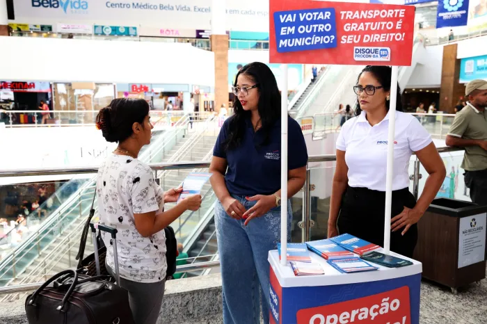 Blitz orienta passageiros sobre gratuidade do transporte no segundo turno das Eleições 2026
