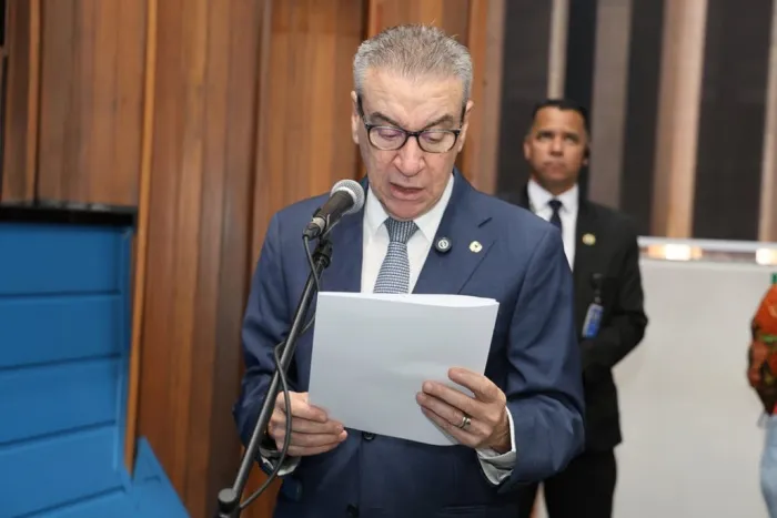 Deputados debatem solução para a erradicação das árvores de murta em todo o Estado