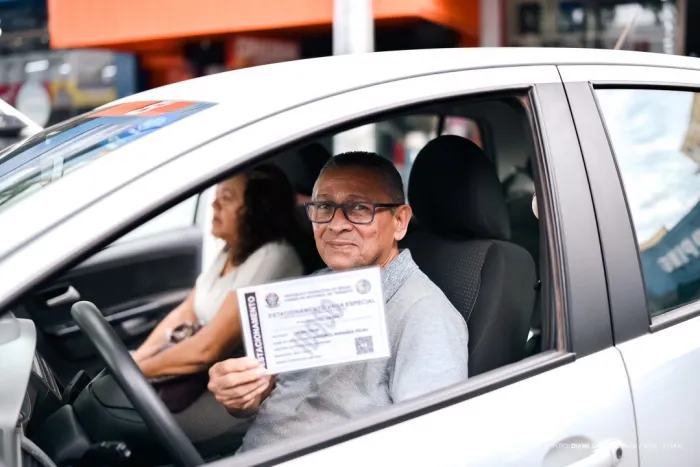 Mais de 24 mil credenciais de estacionamento foram emitidas pela prefeitura em 2026