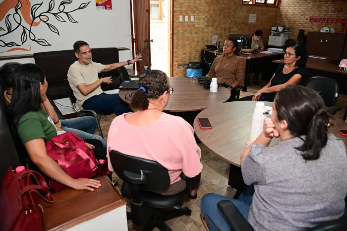 Mulheres aprendem a fabricar pizzas e massas em curso gratuito da Prefeitura