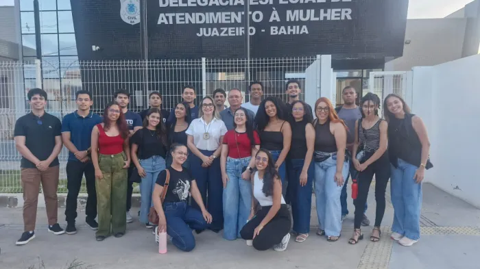 Estudantes de Direito da UNEB visitam DEAM de Juazeiro para conhecer procedimentos de investigação criminal
