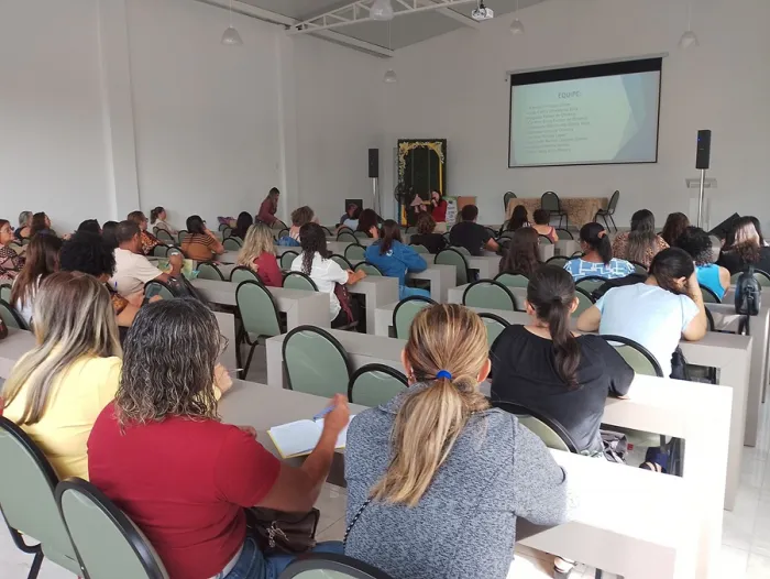 Smed promove capacitação de incentivo à leitura e escrita para profissionais da Educação Infantil