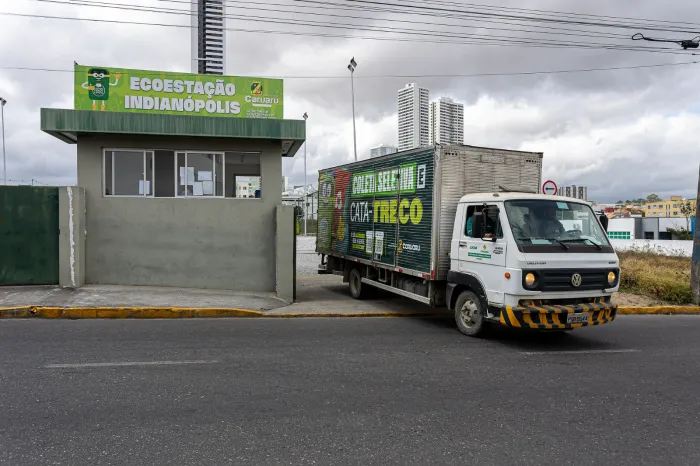 Cata-treco facilita o descarte correto de recicláveis, móveis e eletrodomésticos em Caruaru