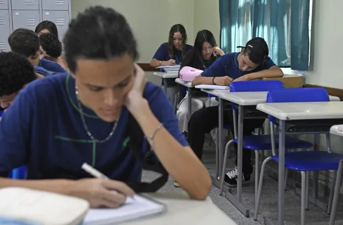 Com transmissão ao vivo, jovens de MS terão aulão gratuito de Redação e Biologia com foco no Enem