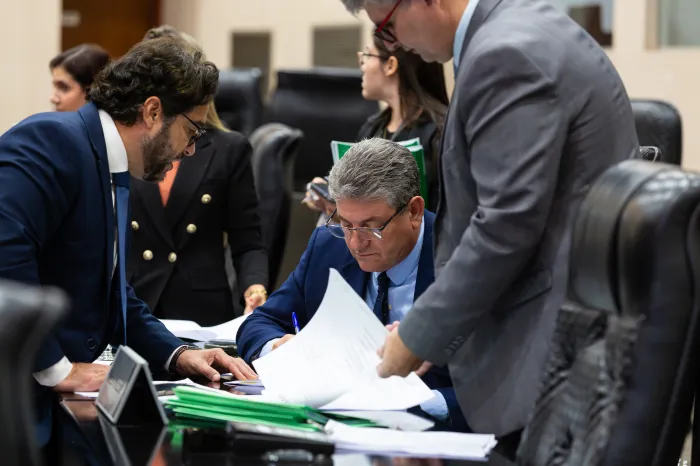 Deputados aprovam por unanimidade projeto que homenageia pioneiro de Comodoro