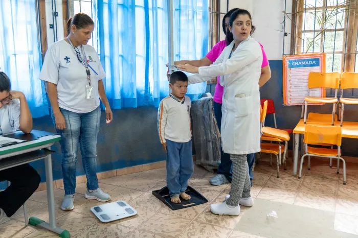 Prefeitura de Bertioga leva Programa Saúde na Escola à EMIG Nhembo ‘e’ Á Porã