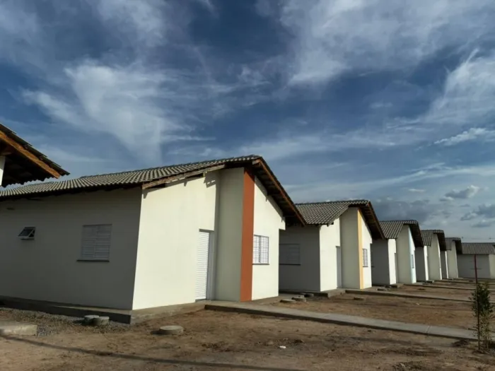 Prefeitura divulga lista de contemplados e 137 famílias recebem as chaves da casa própria em Boa Vista