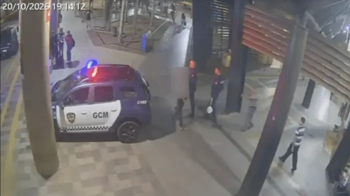 GCM detém idoso por importunação sexual contra adolescentes em ônibus