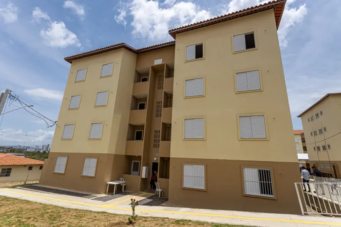 Prefeito Rodrigo Pinheiro entrega 480 apartamentos dos residenciais Nova Baraúna 1 e 2 em parceria com os governos Estadual, Federal e Caixa Econômica
