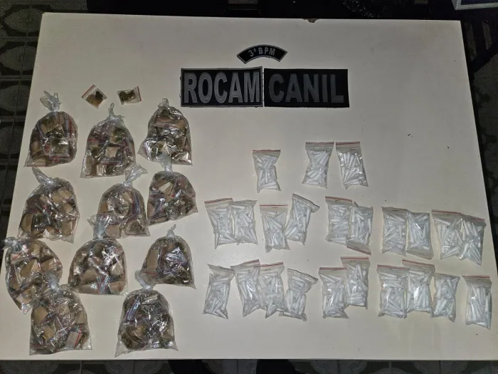 Suspeito foi preso com 565 pinos de cocaína e 277 papelotes de maconha - Ascom PMAL