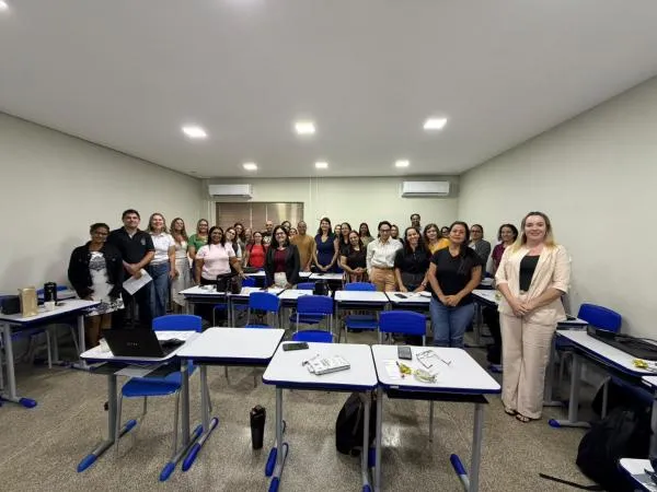 Professores da Rede Municipal de Sorriso participam de formação sobre o Saeb