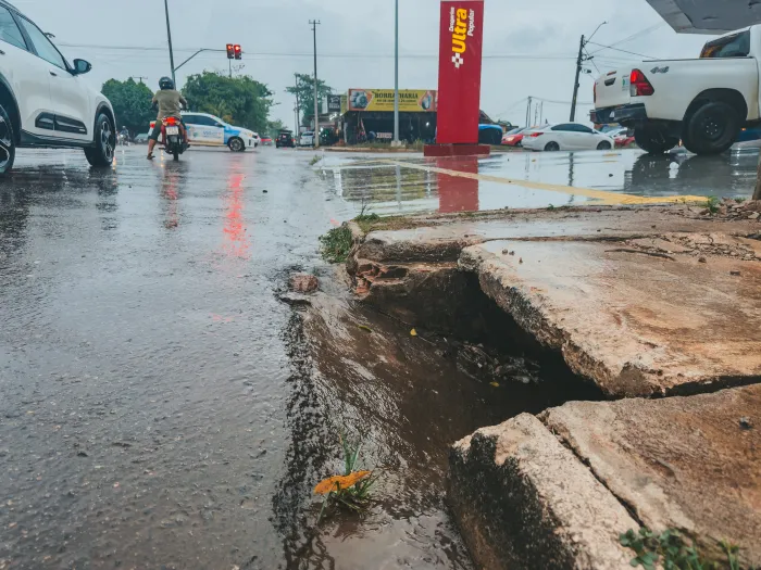 Serviços de drenagem reduzem alagamentos em Porto Velho