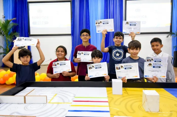 PRODÍGIOS DA TECNOLOGIA - Curso de Robótica Educacional encerra atividades do ano com 12º edição do torneio