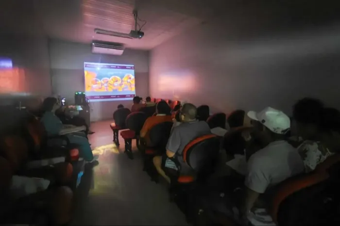 Cine Pipoca’ promove lazer e acolhimento a pacientes e acompanhantes no Hospital Regional Santa Rosa