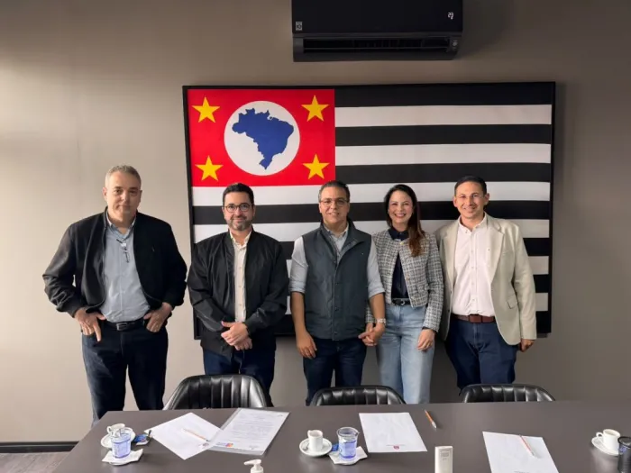 Comitiva de Araçatuba se reúne com vice-governador e secretário estadual em São Paulo