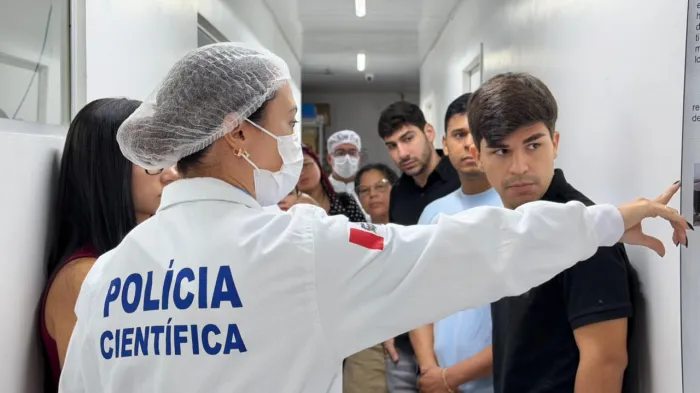 Atividade apresentou aos universitários a rotina de diferentes áreas periciais e abordou a importância da cadeia de custódia - Ascom Polícia Cientifica