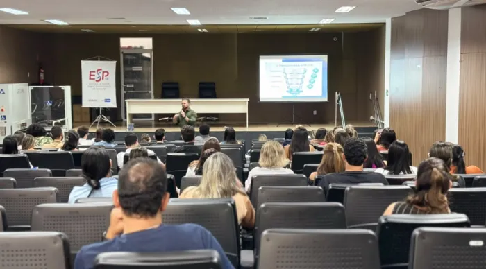 Saúde capacita profissionais para ampliar acesso à prevenção do HIV