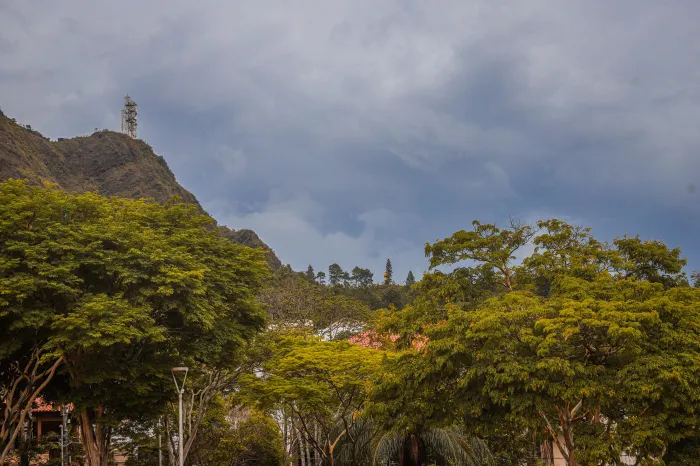 Defesa Civil alerta para tempestades e ventos fortes em Minas Gerais neste fim de semana