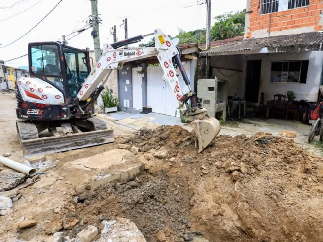 Prefeitura resolve problema de 30 anos com obra de drenagem, esgoto e pavimentação na Topolândia