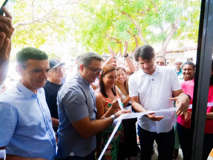 Leo Bezerra entrega Mercado do Valentina com estrutura completa e áreas de convivência para a população