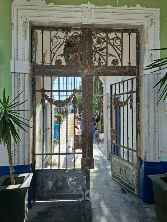 Prefeitura investe na revitalização do pórtico do Cemitério da Saudade