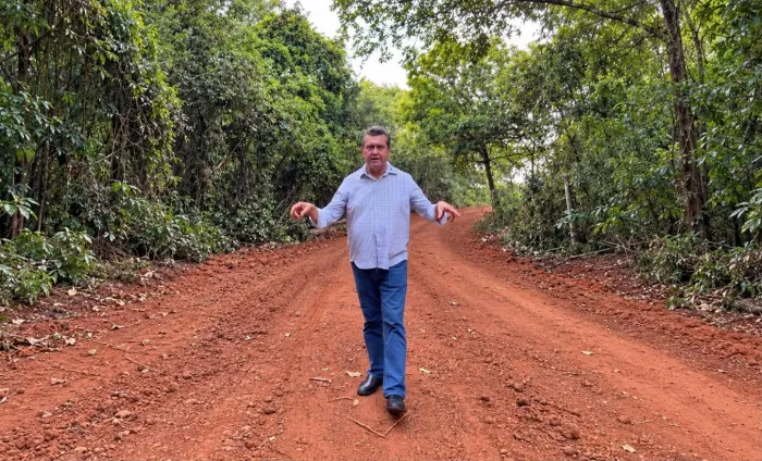 Prefeitura realiza obra de estrada elevada para melhorar acesso de famílias no assentamento Rio Café