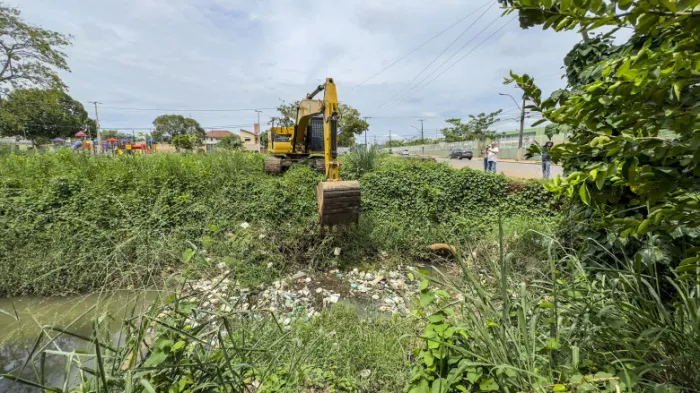 Prefeitura alerta para descarte irregular de lixo com a chegada do período chuvoso