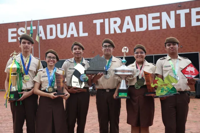 Colégio Militar Tiradentes celebra êxitos de alunos em conquista de medalhas