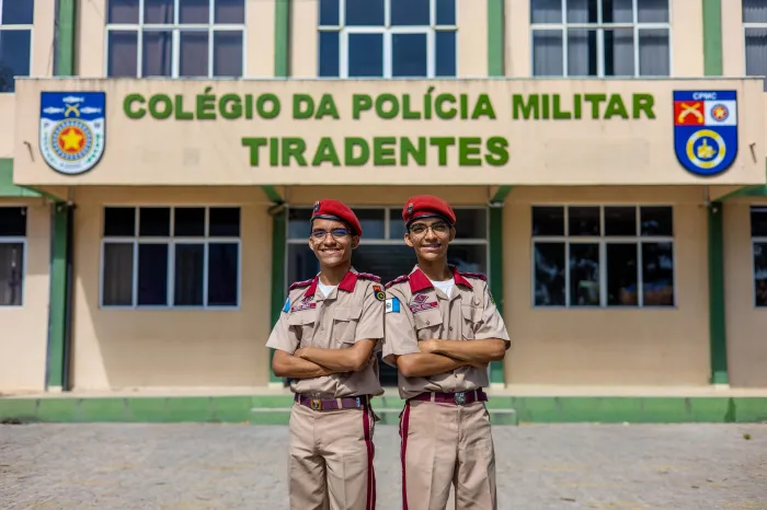 Irmãos gêmeos representam o Colégio da PM em programa de intercâmbio do Governo de Alagoas