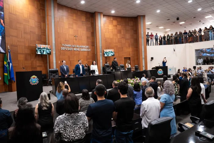 ALMT homenageia servidores e destaca impacto do trabalho público na sociedade