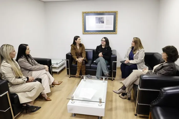Bancada Feminina da Assembleia reforça parceria com a Secretaria da Mulher, Igualdade Racial e Pessoa Idosa