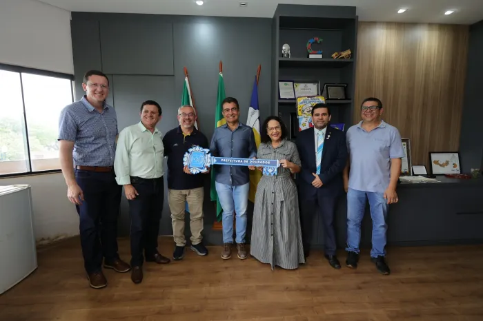 Prefeito recebe governador do Rotary e discute parcerias em prol da sociedade douradense