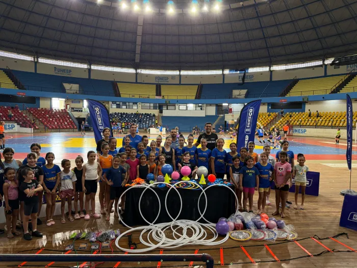 Funesp entrega novos materiais esportivos para projeto de Ginástica Rítmica 