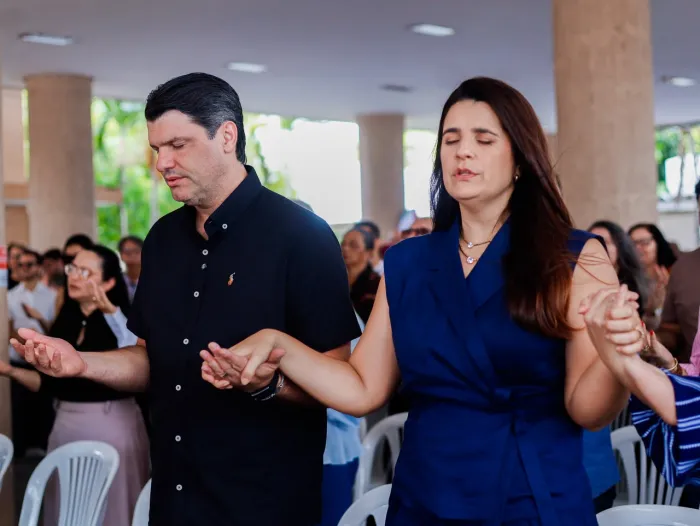 Leo Bezerra anuncia antecipação dos salários em comemoração do Dia do Servidor com programação no CAM